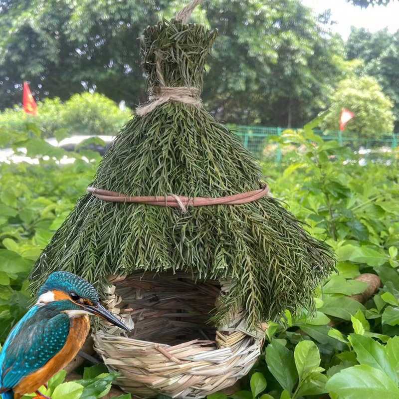 Straw bird's nest A hand-woven garden ornament for a generation bird's nest,Hand-woven bird nest hibiscus grass bird cage pet gardening